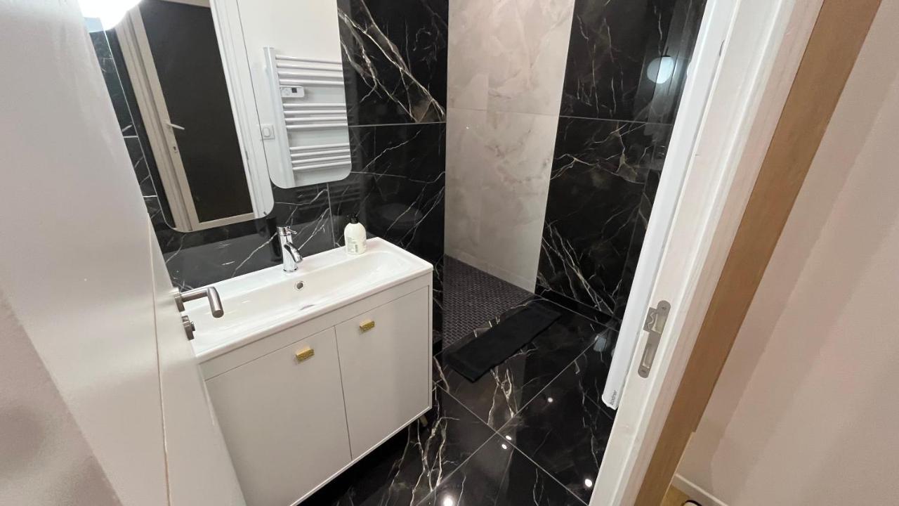סן-אטיין Appartement Luxe Jaune מראה חיצוני תמונה